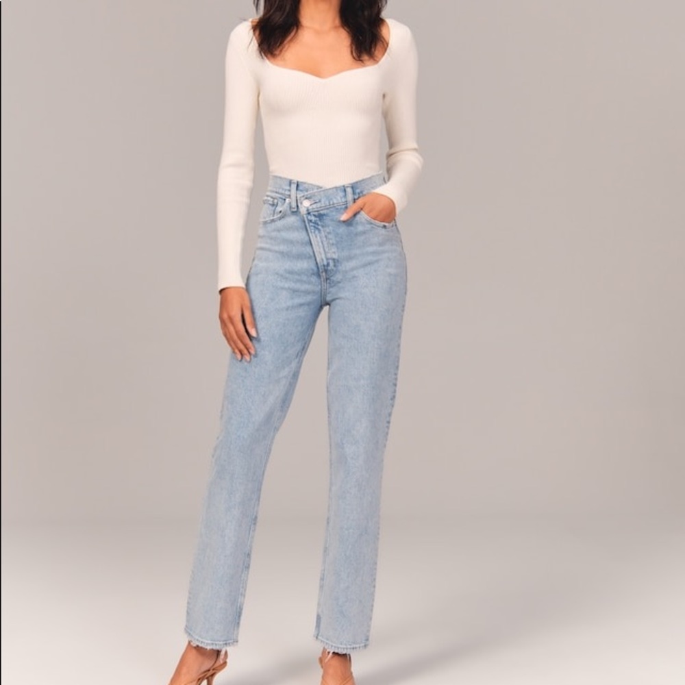 NWOT 90s Straight Ultra High Rise Jeans